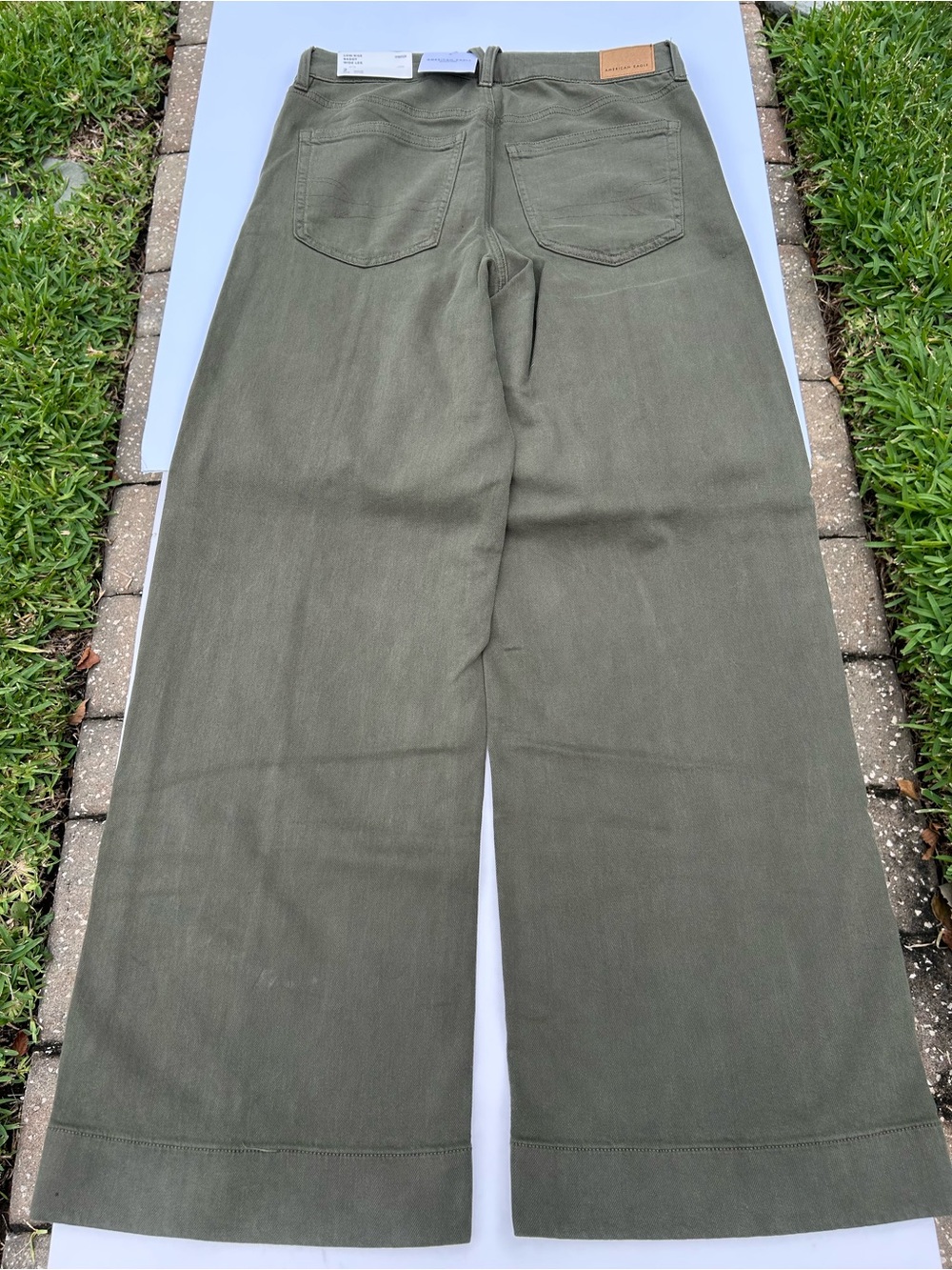 NWT🌷American Eagle Low-Rise Baggy Wide Leg Olive Pants - Picture 4 of 7